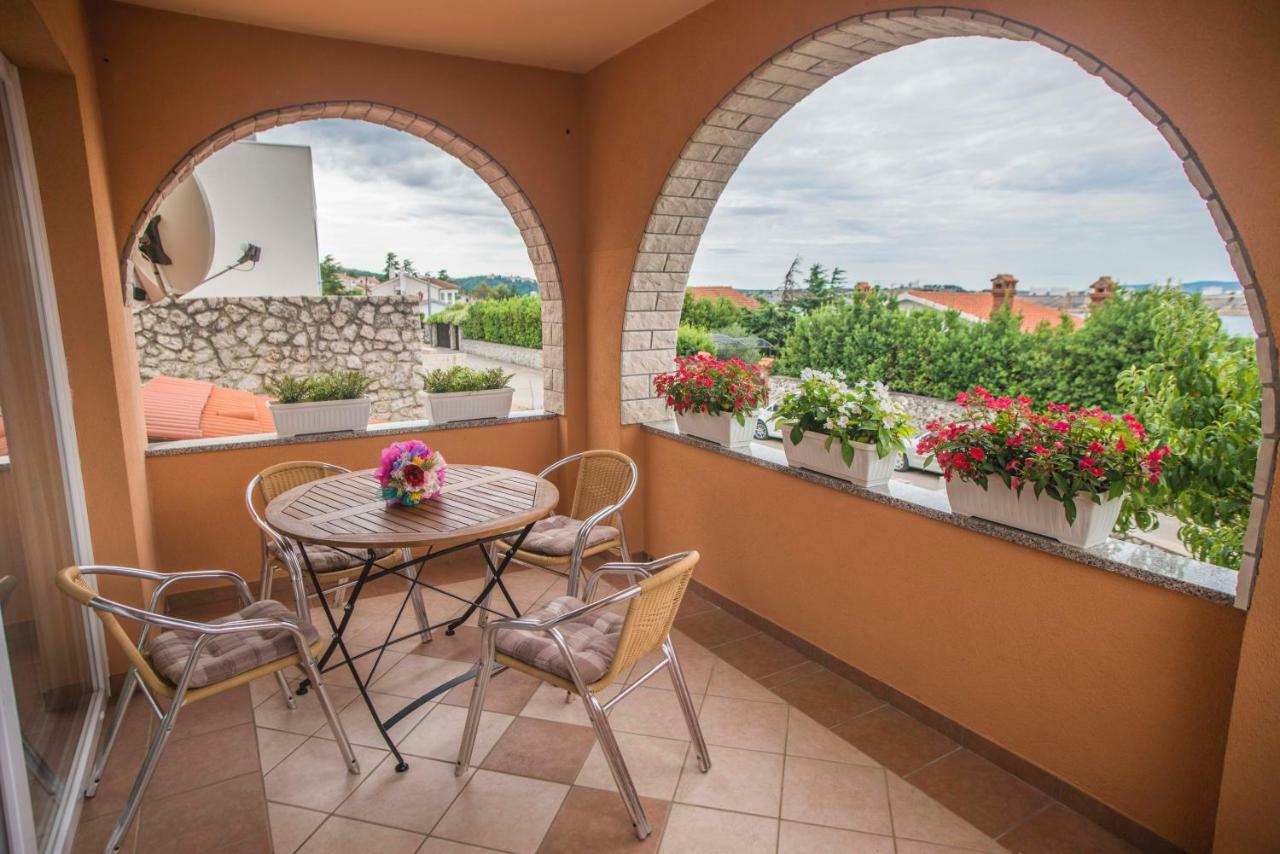 Apartman Lana Omišalj Exterior foto