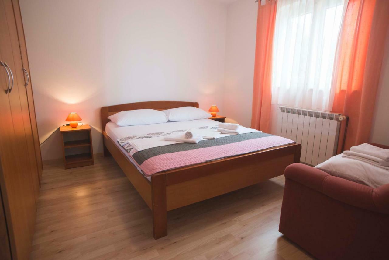 Apartman Lana Omišalj Exterior foto