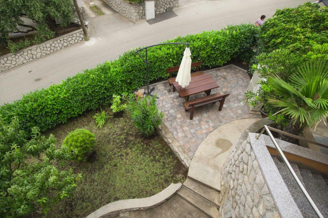 Apartman Lana Omišalj Exterior foto