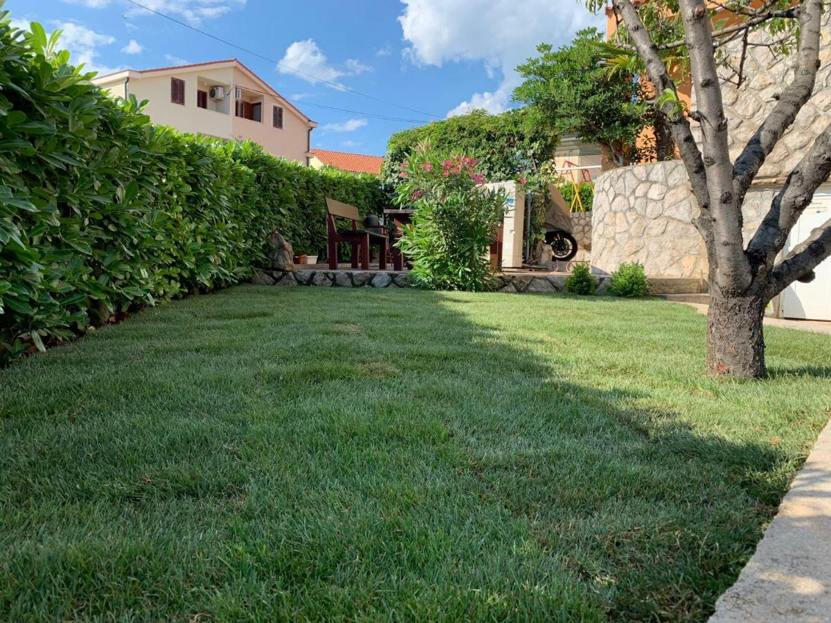 Apartman Lana Omišalj Exterior foto